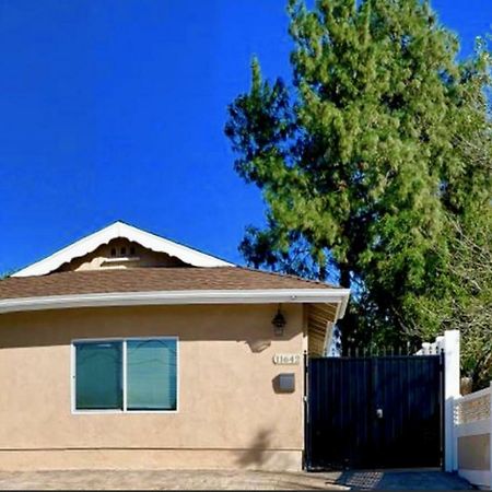 شقة لوس أنجلوس  في 11642 Gothic Avenue المظهر الخارجي الصورة