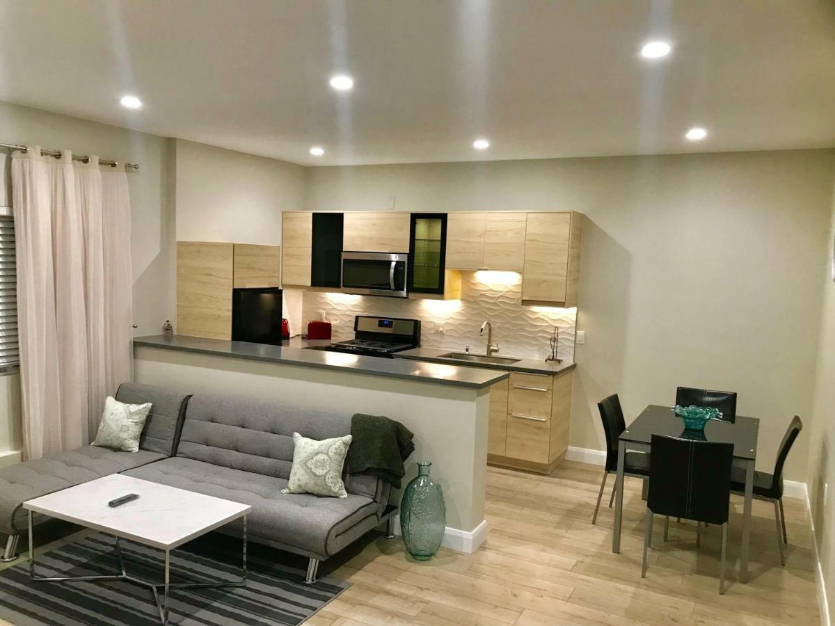 شقة لوس أنجلوس  في 11642 Gothic Avenue المظهر الخارجي الصورة