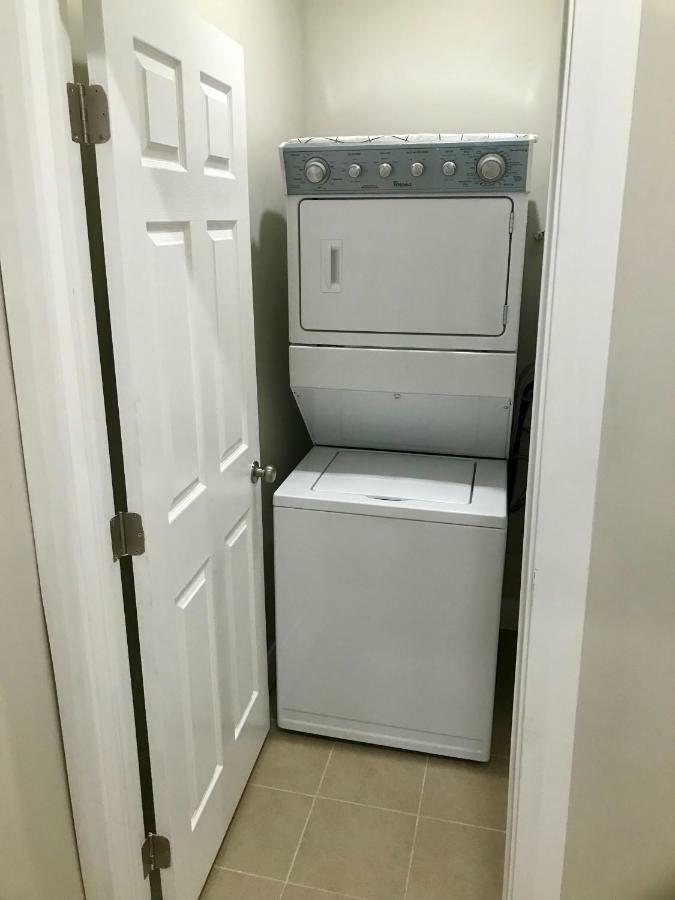 شقة لوس أنجلوس  في 11642 Gothic Avenue المظهر الخارجي الصورة