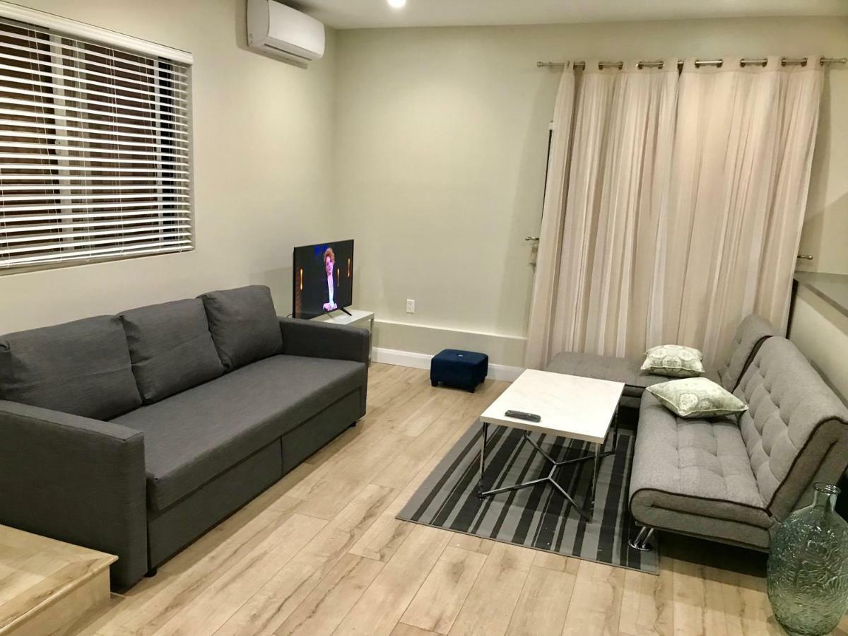 شقة لوس أنجلوس  في 11642 Gothic Avenue المظهر الخارجي الصورة